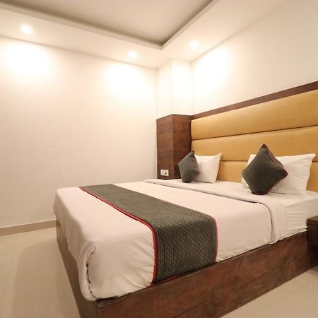 Family Hotel Tark Near Igi Airport Delhi New Delhi Extérieur photo
