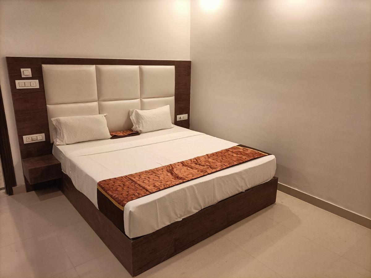 Family Hotel Tark Near Igi Airport Delhi New Delhi Extérieur photo